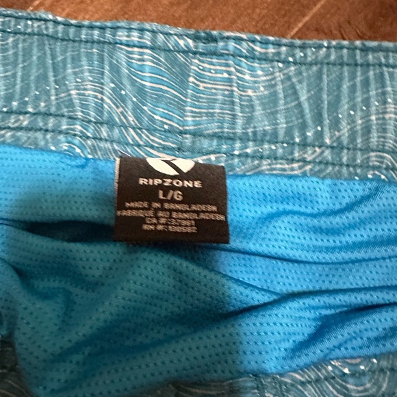 L Ripzone blue swim shorts - Picture 4 of 11